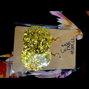 Gold glittery earrings